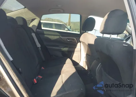 2015 Nissan Altima 2.5 S z USA, uszkodzony, nr VIN 1N4AL3AP3FN915368